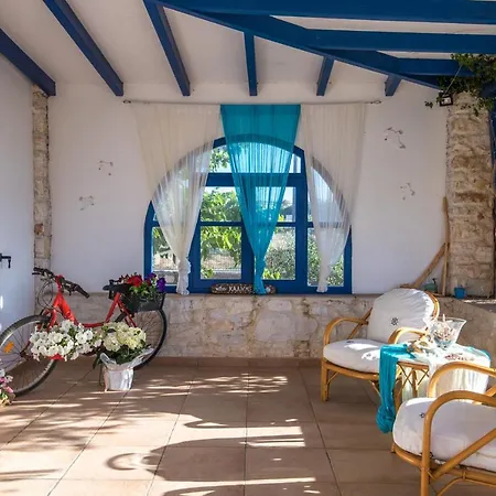 Holiday home Paty's Sun Side House *