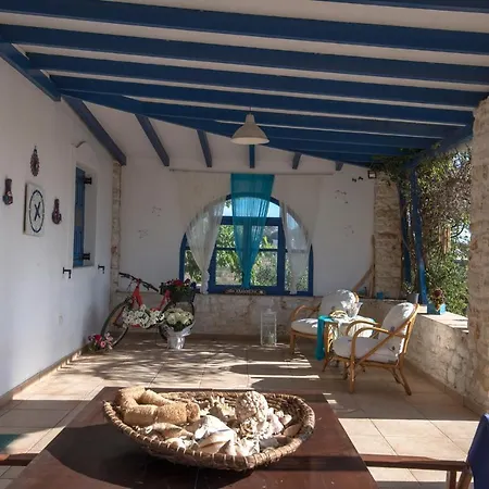 Paty's Sun Side House Ambelas