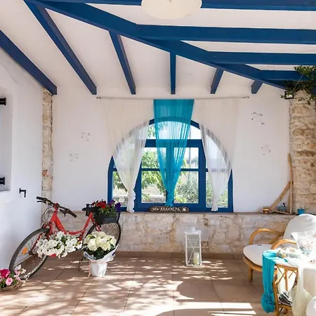 Paty's Sun Side House * Ambelas