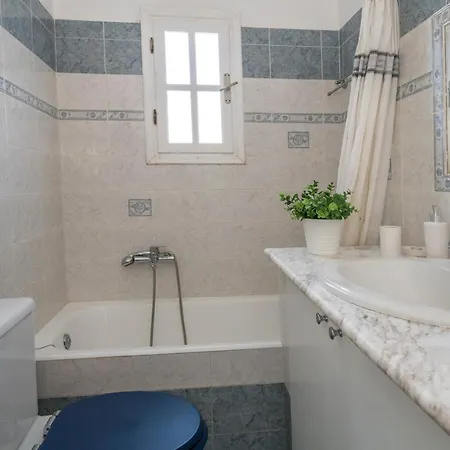 Paty's Sun Side House Holiday home Ambelas